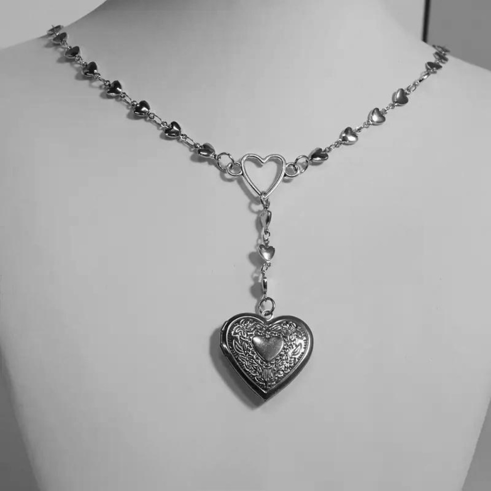 New Charm Sliver Color Carved  - đánh giá và giá Men Accessories Aesthetic