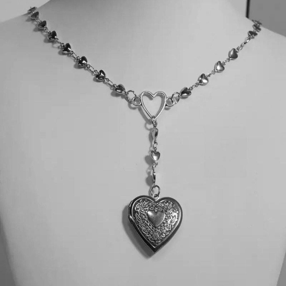 New Charm Sliver Color Carved  - đánh giá và giá Men Accessories Aesthetic