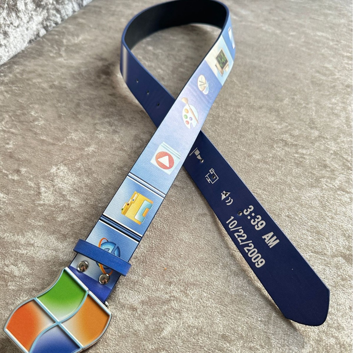 Fashion Retro Blue Tech Aesthe - đánh giá và giá Men Accessories Aesthetic