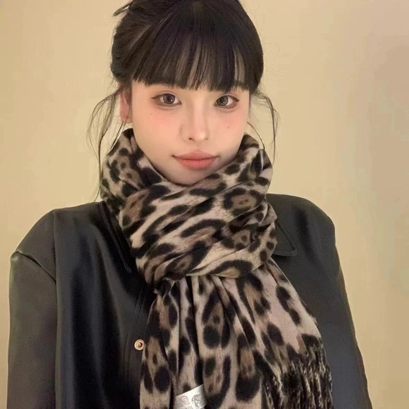 2025 New Retro Silk Leopard Pa - đánh giá và giá Mens Accessories Style